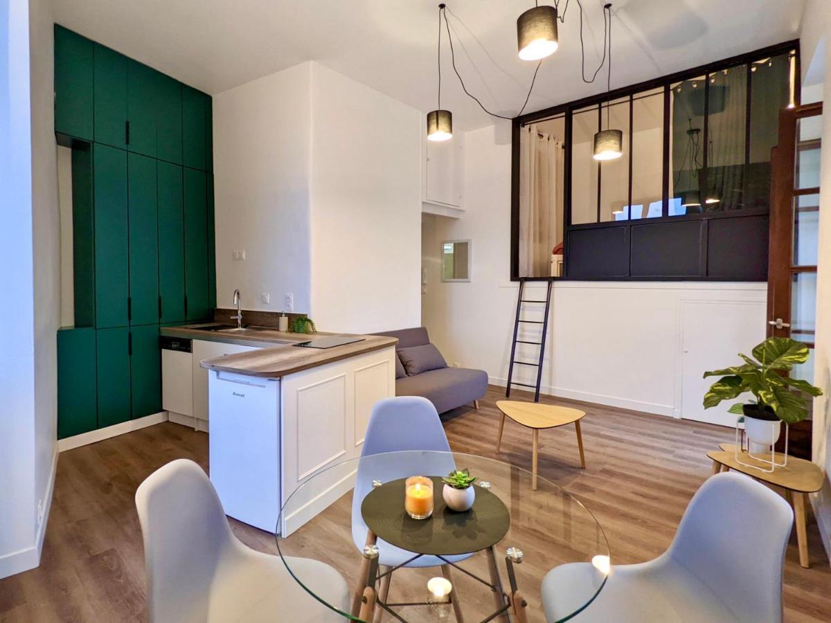 Joli Appartement De Charme Renove En Centre Ville Aubenas Exteriör bild